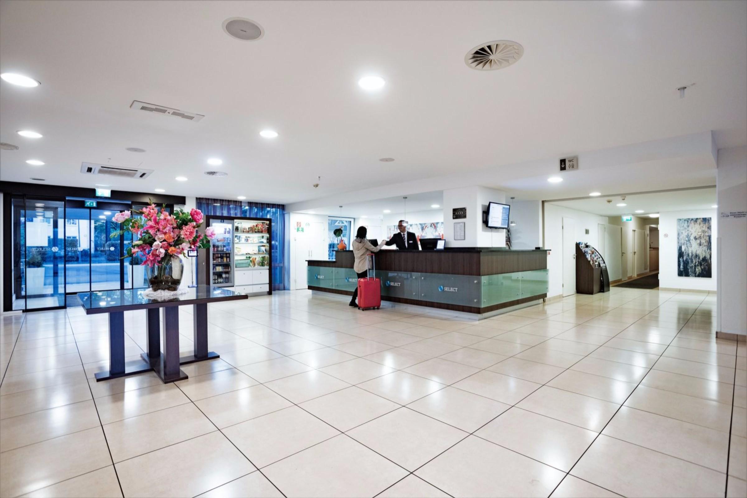 选择Nord Hotel 4*